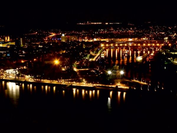 Produktbild: CALVENDO Puzzle Koblenz, das Deutsche Eck bei Nacht | 1000 Teile Lege-Gr&ouml;&szlig;e 64x48cm Foto-Puzzle f&uuml;r gl&uuml;ckliche Stunden