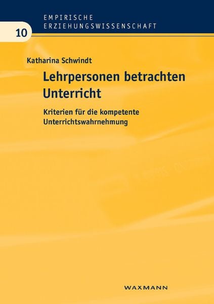 Produktbild: Lehrpersonen betrachten Unterricht