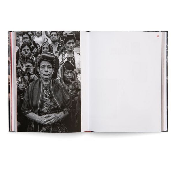 Produktbild: World Press Photo Yearbook 2026