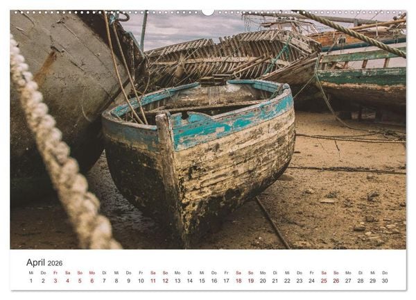 Produktbild: Gestrandet - Schiffswracks in der Bretagne (Wandkalender 2026 DIN A2 quer), CALVENDO Monatskalender