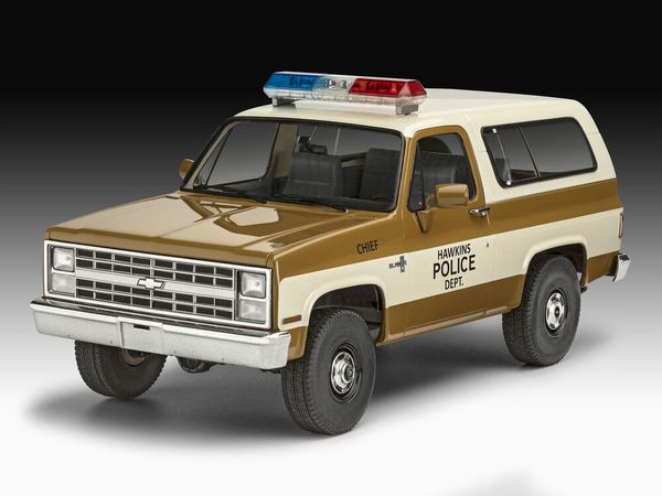 Produktbild: Revell 07724 Stranger Things Jim Hopper&acute;s Chevy&reg; Blazer K5&trade; Automodell Bausatz 1:25
