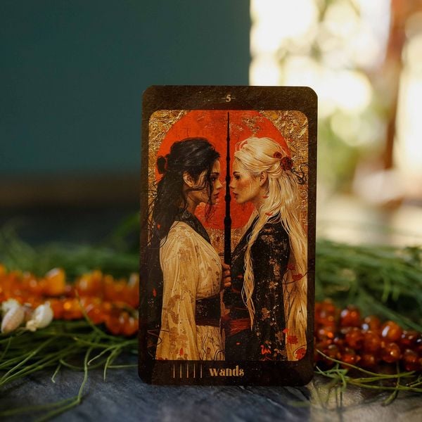 Produktbild: Amber Moon Tarot - 78 tarot cards and 80-page booklet (English)