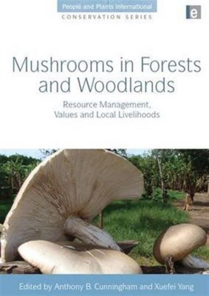 Produktbild: Mushrooms in Forests and Woodlands
