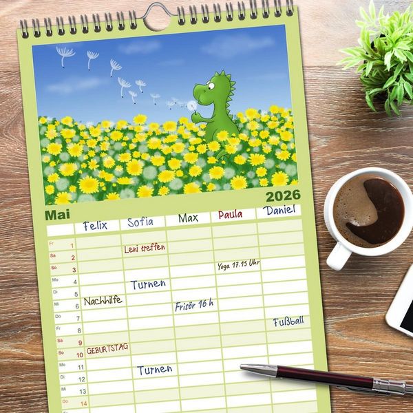 Produktbild: Familienplaner 2026 - Der kleine Drache mit 5 Spalten (Wandkalender, 21 x 45 cm) CALVENDO
