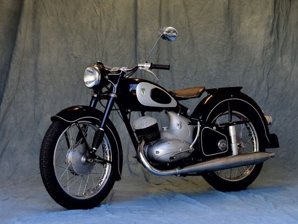 Ein Motiv aus dem Kalender DKW RT 175 - Ein Motorrad der Auto