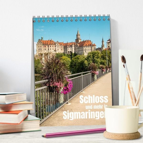 Produktbild: Schloss und mehr in Sigmaringen (Tischkalender 2027 DIN A5 hoch), CALVENDO Monatskalender