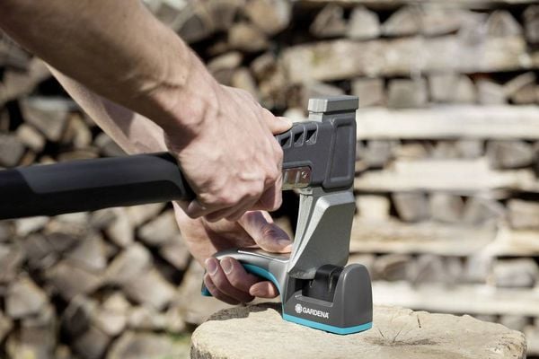 Produktbild: GARDENA 08712-20 Axt- und Messersch&auml;rfer