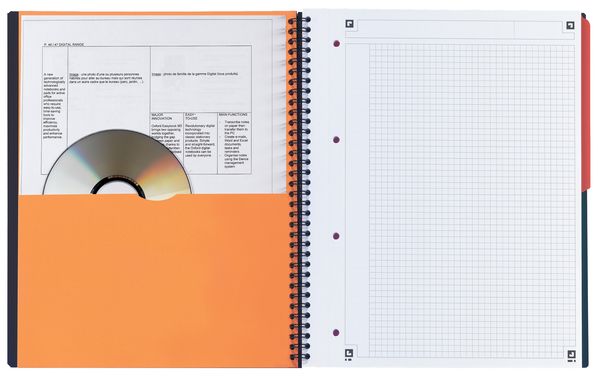 Produktbild: OXFORD International Activebook A4+, kariert 5 mm, 80 Blatt, 80 g/m&sup2;, 4fach gelocht, mit PP-Deckel und Lesezeichen-Register