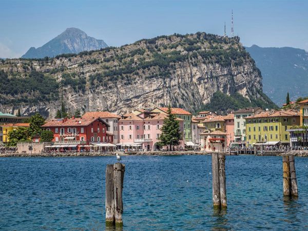 Produktbild: CALVENDO Puzzle GARDASEE Uferpromenade von Torbole | 1000 Teile Lege-Gr&ouml;&szlig;e 64x48cm Foto-Puzzle f&uuml;r gl&uuml;ckliche Stunden