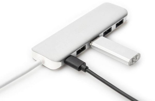 Produktbild: Digitus DA-70242-1 USB-Hub 4+1 Port USB-A USB 3.0 5 GBit/s mit Schnellladeport, mit USB-C&reg; Stecker, mit Aluminiumgeh&auml;use Silber DA-70242-1