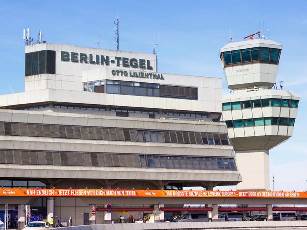 Produktbild: CALVENDO Puzzle Flughafen Berlin-Tegel | 1000 Teile Lege-Gr&ouml;&szlig;e 64x48cm Foto-Puzzle f&uuml;r gl&uuml;ckliche Stunden