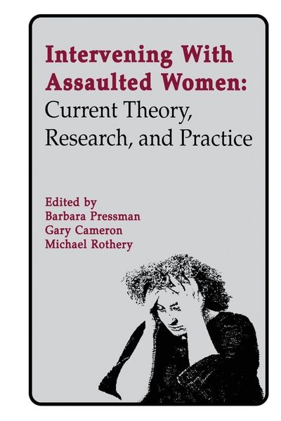 Produktbild: Intervening with Assaulted Women