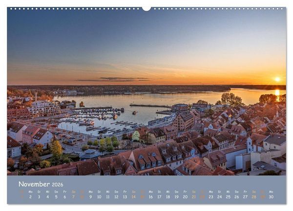 Produktbild: Zwischen See und Himmel - Waren (M&uuml;ritz) im Wandel der Jahreszeiten (hochwertiger Premium Wandkalender 2026 DIN A2 quer), Kunstdruck in Hochglanz
