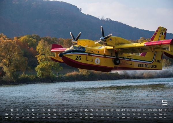 Produktbild: FIREFIGHTER - Retter in der Not - Feuerwehr - 2027 - Kalender DIN A3