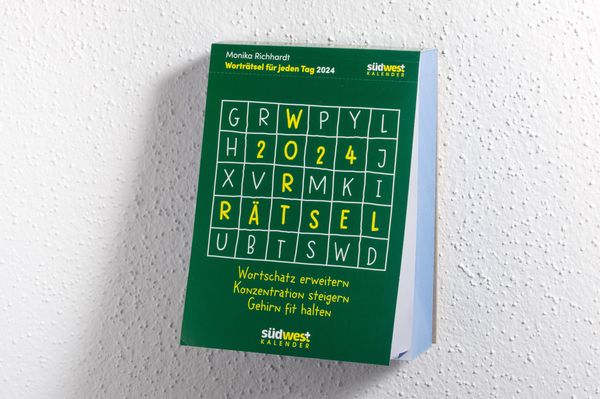Worträtsel 2024 - Wortschatz erweitern, Konzentration steigern, Gehirn fit halten - Tagesabreißkalender zum Aufstellen oder Aufhängen