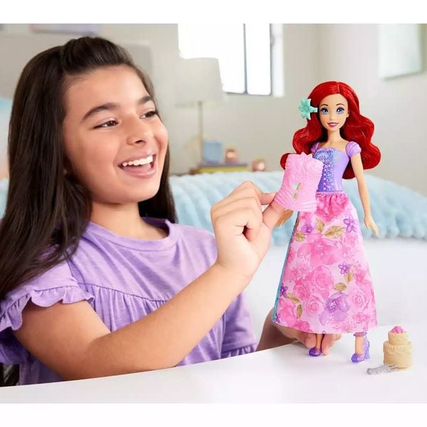 Produktbild: Disney Prinzessin Spin & Reveal Arielle-Modepuppe und Accessoires mit 11 Überraschungen