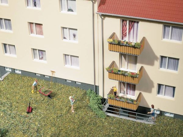 Produktbild: Auhagen 11402 H0 Mehrfamilenhaus