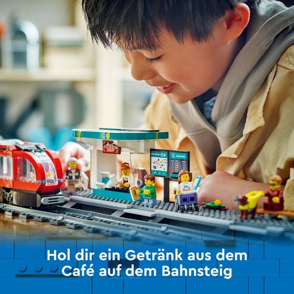 Produktbild: LEGO City Stra&szlig;enbahn mit Haltestelle, Bauspielzeug f&uuml;r Kinder 60423