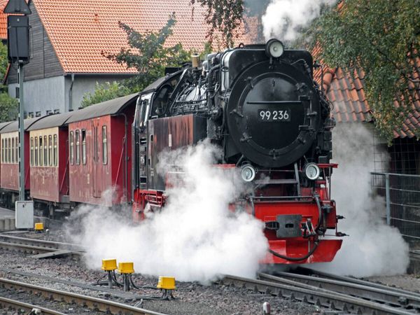 Produktbild: CALVENDO Puzzle Unter Dampf | 1000 Teile Lege-Gr&ouml;&szlig;e 64x48cm Foto-Puzzle f&uuml;r gl&uuml;ckliche Stunden