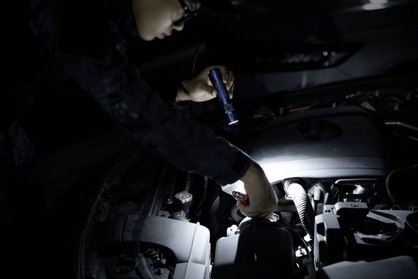 Produktbild: OLight LED Mini-Taschenlampe mit Holster, mit G&uuml;rtelclip akkubetrieben 178g