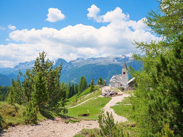 Produktbild: CALVENDO Puzzle Chiesa Santa Croce am Heiligkreuzkofel | 1000 Teile Lege-Gr&ouml;&szlig;e 64x48cm Foto-Puzzle f&uuml;r gl&uuml;ckliche Stunden