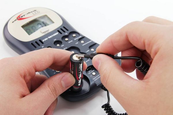 Produktbild: Ansmann Batterietester Energy-Check LCD Messbereich (Batterietester) 1,2 V, 1,5 V, 3 V, 9 V, 12 V Akku, Batterie 4000392