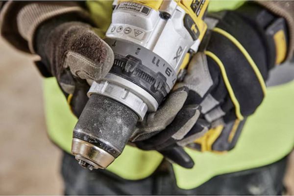 Produktbild: DEWALT DCD1007NT-XJ 3-Gang-Akku-Schlagbohrschrauber 1530W ohne Akku, ohne Ladeger&auml;t