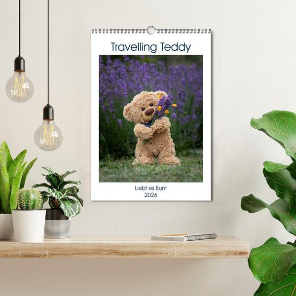 Produktbild: Travelling Teddy liebt es Bunt (Wandkalender 2026 DIN A3 hoch), CALVENDO Monatskalender
