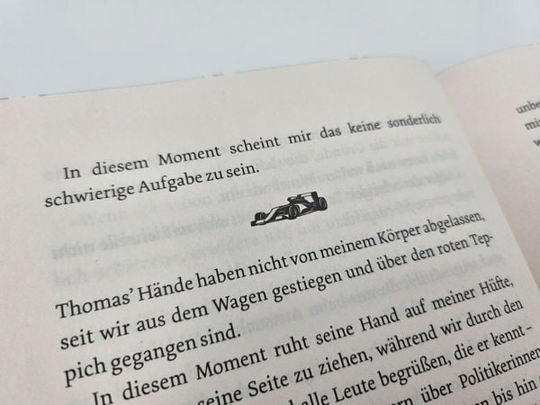 Produktbild: Ride with me &ndash; Die Rennstrecke ist sein Leben, bis sie ihn aus der Spur bringt