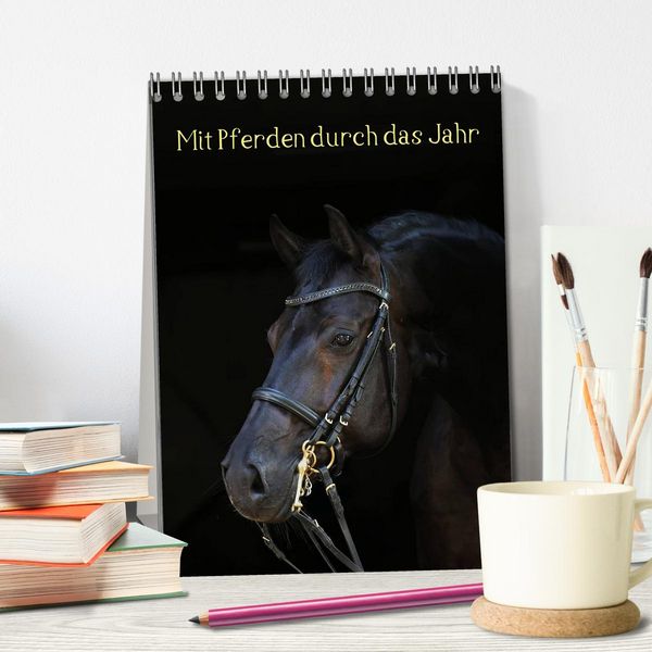 Produktbild: Mit Pferden durch das Jahr (Tischkalender 2026 DIN A5 hoch), CALVENDO Monatskalender