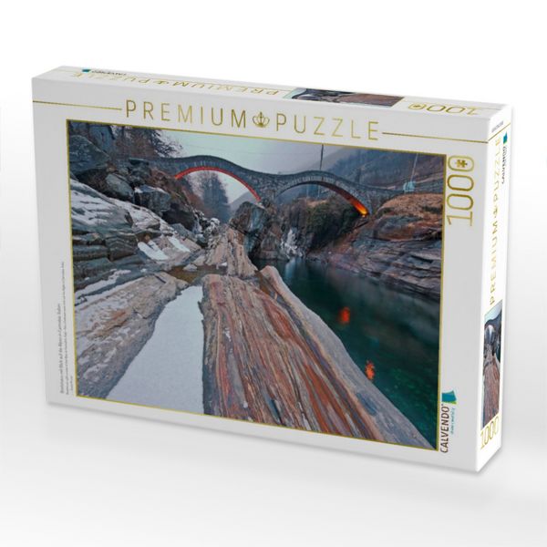 Produktbild: Bootshaus mit Blick auf die Alpen in Cannobio, Italien (Puzzle)