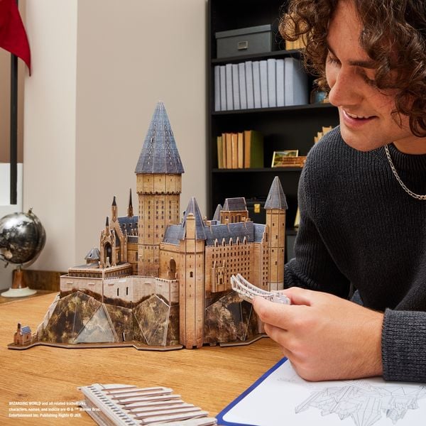 Produktbild: 4D Build - Harry Potter, Hogwarts Castle, 3D-Puzzle des magischen Harry Potter-Schlosses aus hochwertigem Karton, 209 Teile, ab 12 Jahren