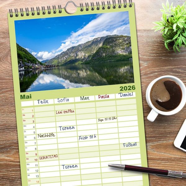 Produktbild: Familienplaner 2026 - Traumziel Hallstatt in &Ouml;sterreich mit 5 Spalten (Wandkalender, 21 x 45 cm) CALVENDO