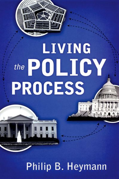 Produktbild: Living the Policy Process