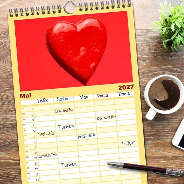 Produktbild: Familienplaner 2027 - Alles in Rot mit 5 Spalten (Wandkalender, 21 x 45 cm) CALVENDO