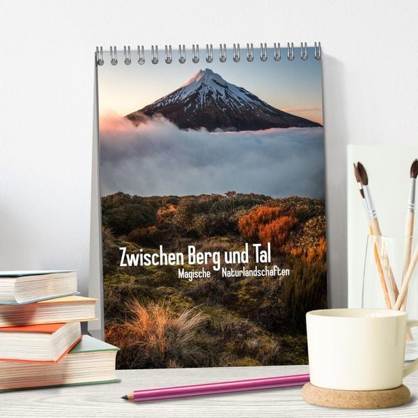 Produktbild: Zwischen Berg und Tal (Tischkalender 2026 DIN A5 hoch), CALVENDO Monatskalender