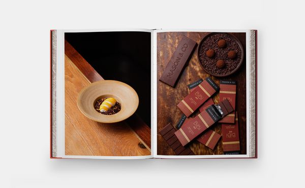 Produktbild: BiBi The Cookbook: Stories from my Bibi (2025)