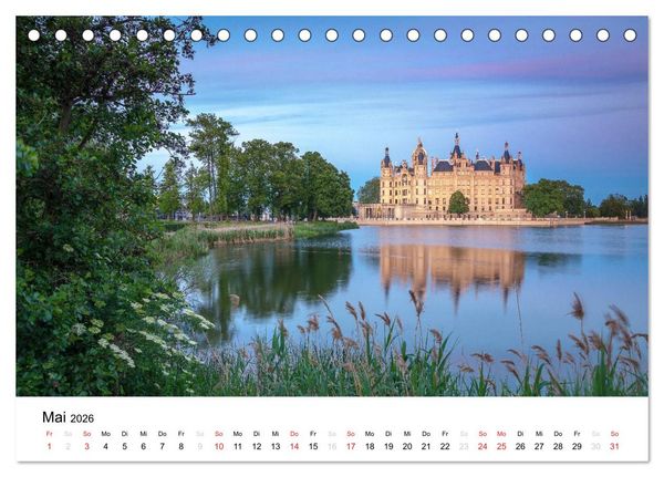 Produktbild: Schweriner M&auml;rchenschloss (Tischkalender 2026 DIN A5 quer), CALVENDO Monatskalender