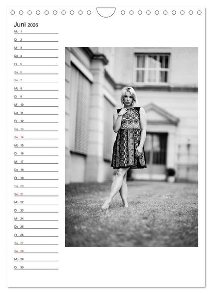 Produktbild: Mode in schwarz und wei&szlig; (Wandkalender 2026 DIN A4 hoch), CALVENDO Monatskalender