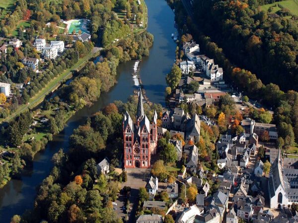 Produktbild: CALVENDO Puzzle Ein Motiv aus dem Kalender LIMBURG an der Lahn | 1000 Teile Lege-Gr&ouml;&szlig;e 64x48cm Foto-Puzzle f&uuml;r gl&uuml;ckliche Stunden