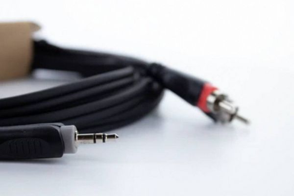 Produktbild: Cordial 14856 Klinke / Cinch Audio Y-Adapter [1x Klinkenstecker 3.5 mm - 2x Cinch-Stecker] 3 m Schwarz PVC-Mantel, Zwillingsleitung
