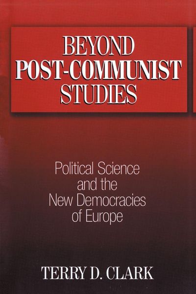 Produktbild: Beyond Post-communist Studies