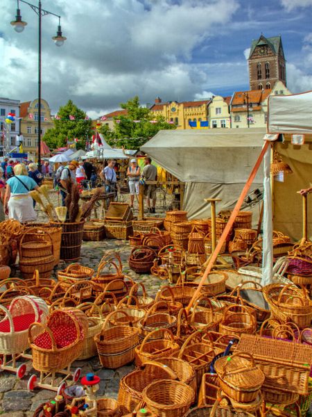 Produktbild: CALVENDO Puzzle Wochenmarkt auf dem Wismarer Marktplatz | 1000 Teile Lege-Gr&ouml;&szlig;e 64x48cm Foto-Puzzle f&uuml;r gl&uuml;ckliche Stunden