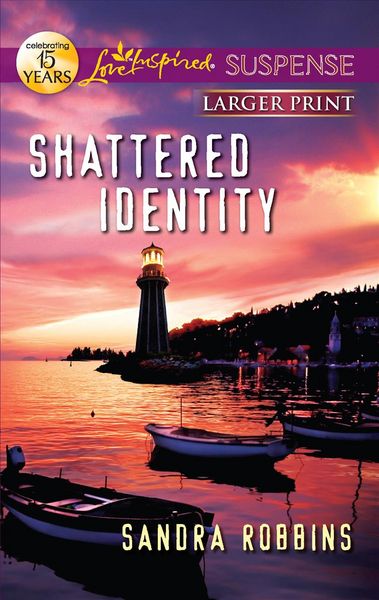 Produktbild: Shattered Identity