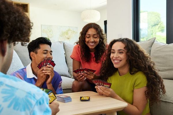 Produktbild: UNO Show em No Mercy Kartenspiel für Kinder, Erwachsene, Familienabend, Partys und Reisen