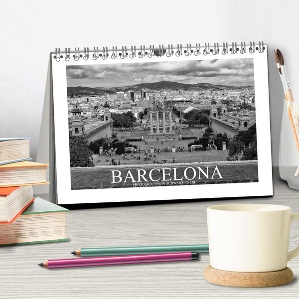 Produktbild: Barcelona Photografien in Schwarz / Wei&szlig; (Tischkalender 2026 DIN A5 quer), CALVENDO Monatskalender