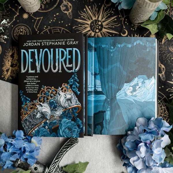 Produktbild: Devoured (Deluxe Limited Edition)