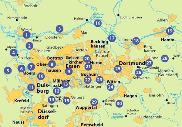 Produktbild: BVA Die 30 sch&ouml;nsten E-Bike Touren im Ruhrgebiet - &Uuml;ber Flussradwege und Alte Bahntrassen mit Knotenpunkten