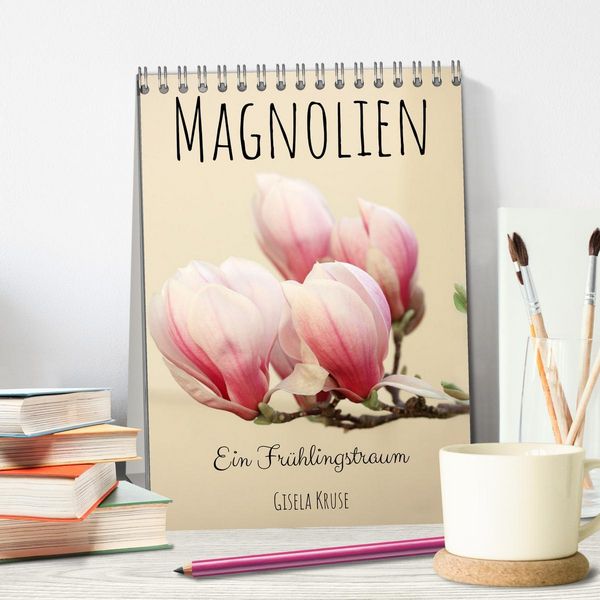 Produktbild: Magnolien Ein Fr&uuml;hlingstraum (Tischkalender 2026 DIN A5 hoch), CALVENDO Monatskalender