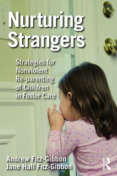 Produktbild: Nurturing Strangers